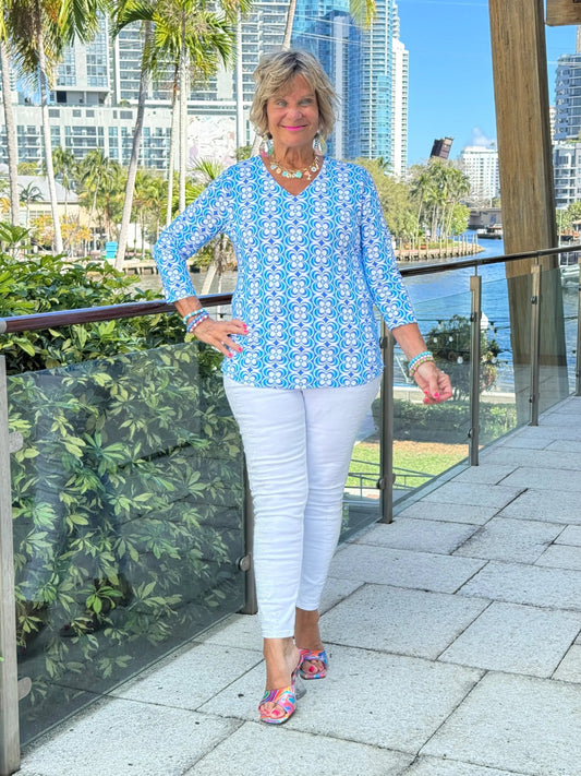LULU B COASTAL BLOOM V NECK TOP