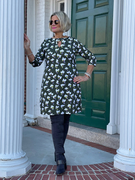 LULU-B ALL SEASON KEYHOLE DRESS